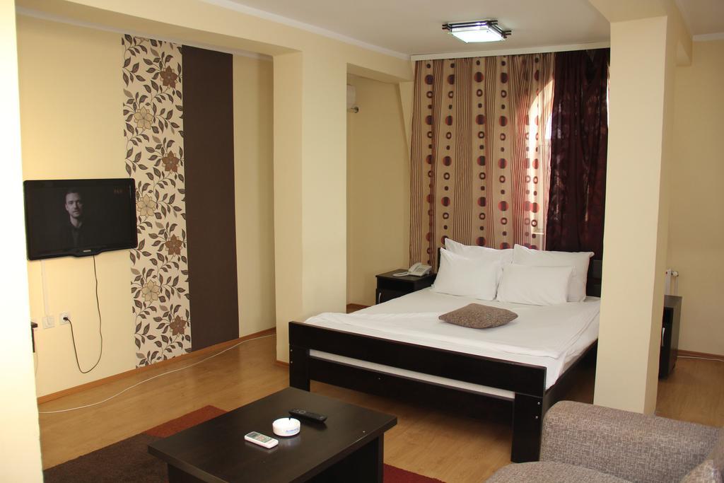 Garni Hotel Rile Men Ni الغرفة الصورة