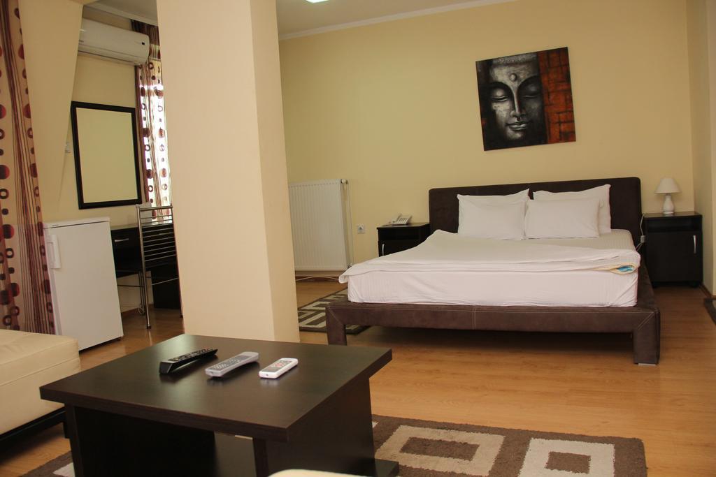 Garni Hotel Rile Men Ni الغرفة الصورة