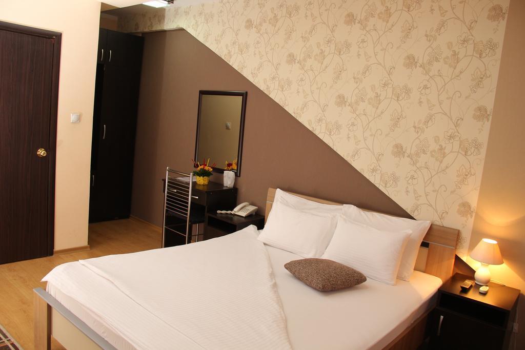 Garni Hotel Rile Men Ni الغرفة الصورة