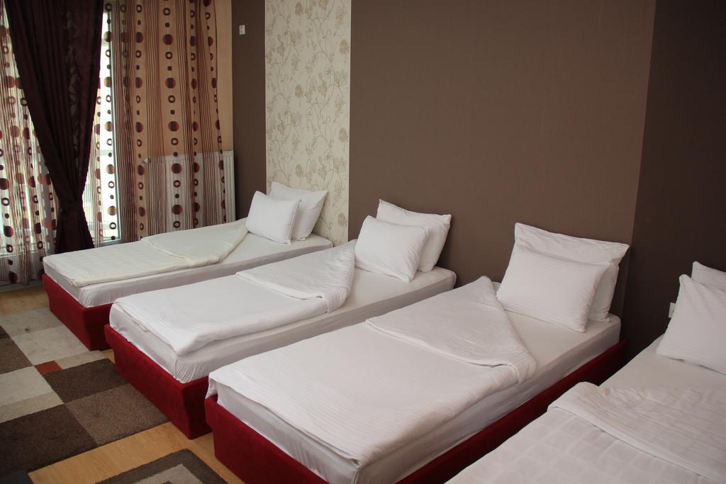 Garni Hotel Rile Men Ni الغرفة الصورة