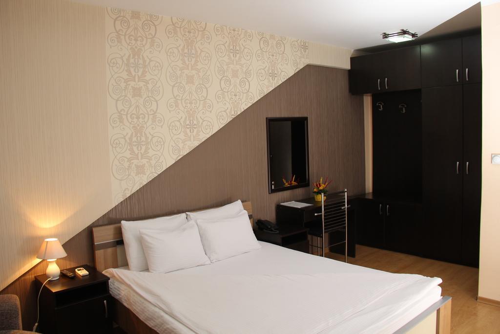 Garni Hotel Rile Men Ni الغرفة الصورة