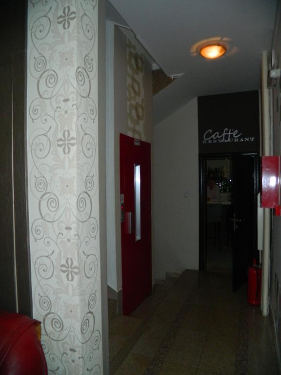 Garni Hotel Rile Men Ni المظهر الخارجي الصورة