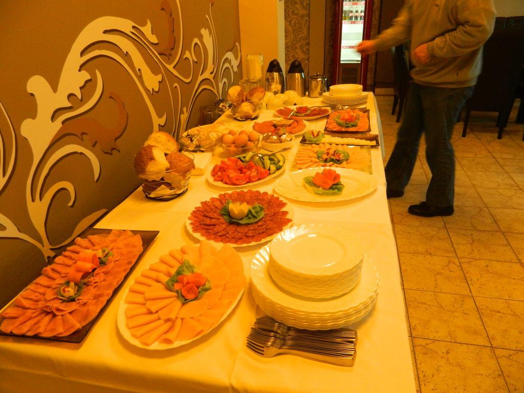 Garni Hotel Rile Men Ni المظهر الخارجي الصورة